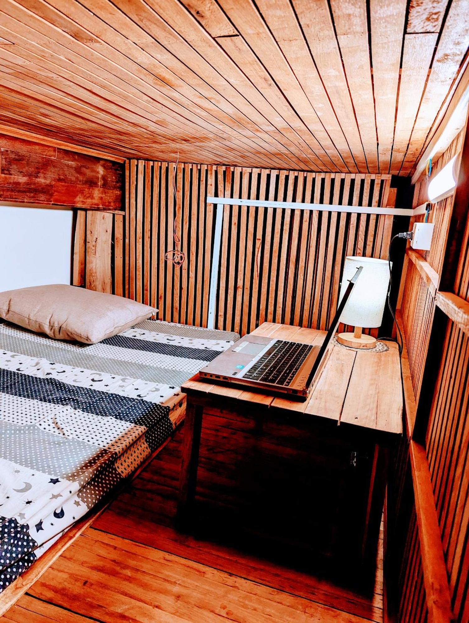 The GK House: Eco-Friendly Central Hostel with Rooftop Views Ho Chi Minh City Exterior photo